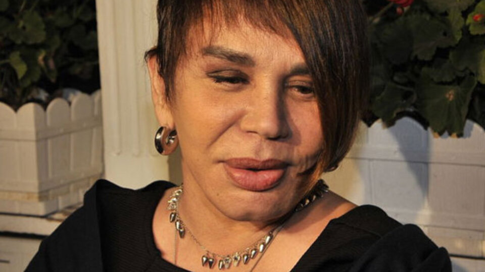 Sezen Aksu'dan oğlu Mithatcan Özer'e lüks araç