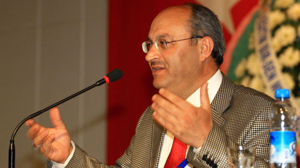 'Namaz kılmayan hayvandır' sözüne çifte özür