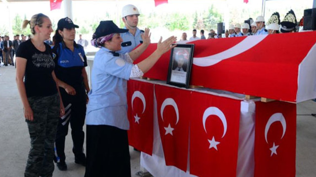 Şehit polis gözyaşlarıyla uğurlandı