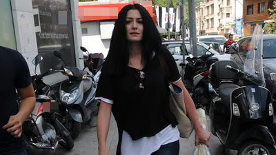 Çiçekler arkadaşa