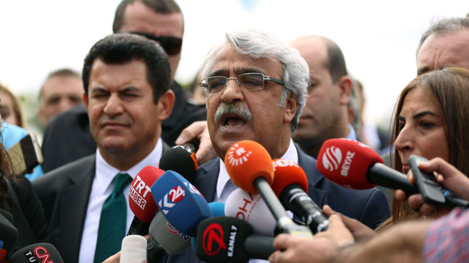 "Dokunulmazlık dilekçemizde 52 imza gerekli"