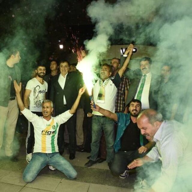 Vali böyle uğurlandı