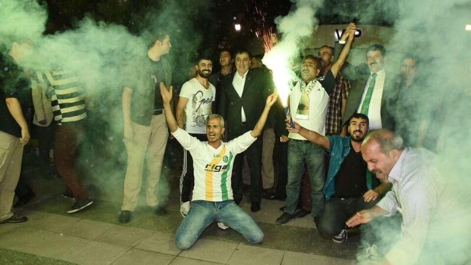 Vali böyle uğurlandı