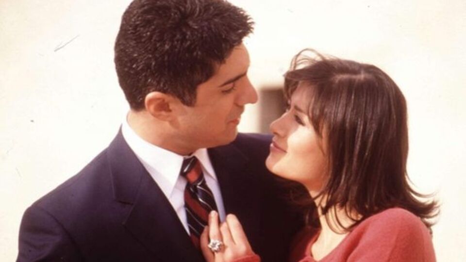 "Yeşil gözlerine tekrar aşık aşık bakmak"