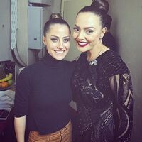 Ebru’dan eski vokalistine tam destek