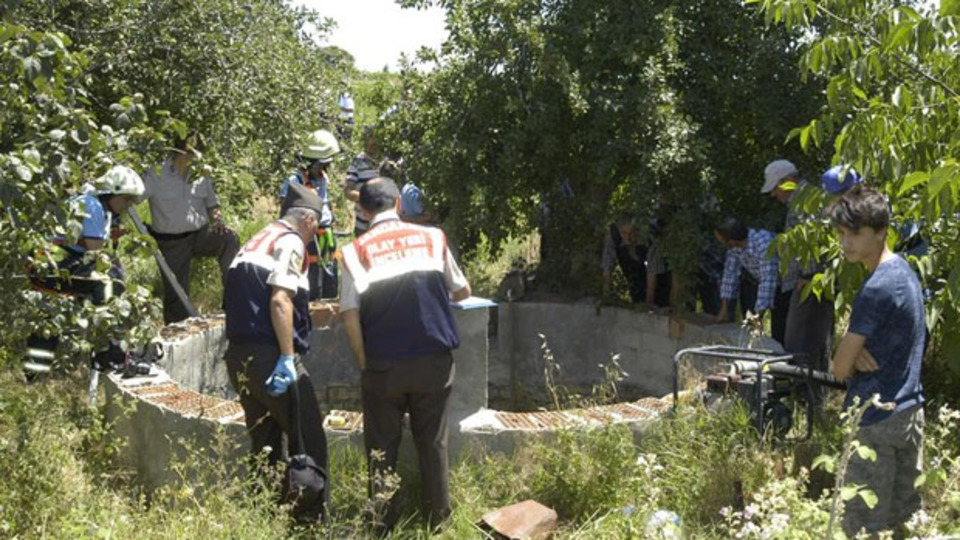 Telefonla ulaşamadığı annesini su kuyusunda buldu