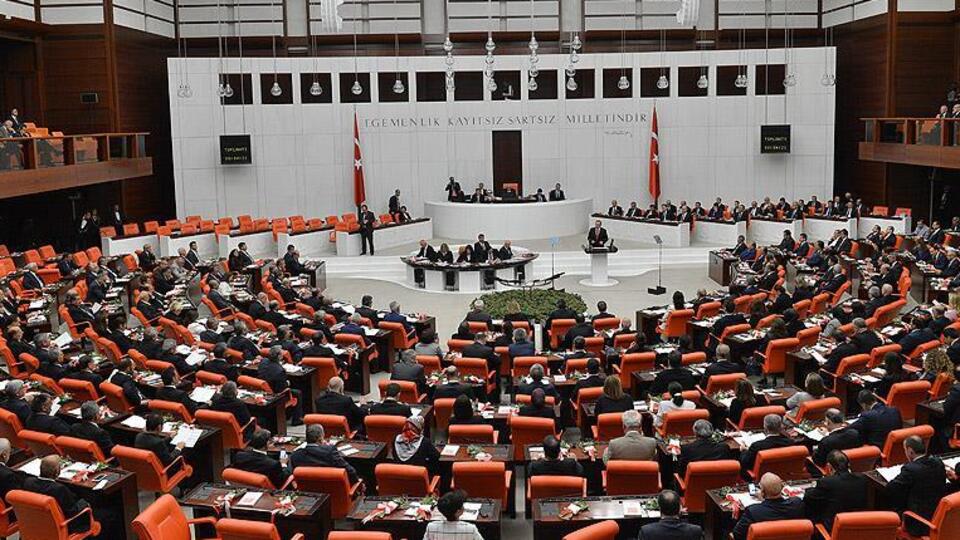 'Türkiye Maarif Vakfı' yasalaştı