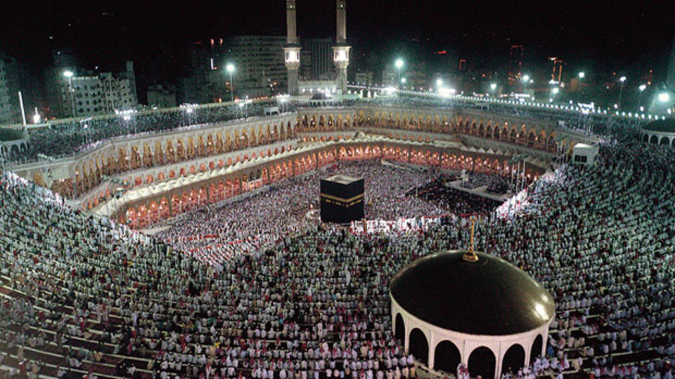 Mü'minleri birleştiren mübarek mekân: CAMİ