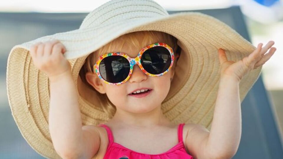 Yazın çocukların göz sağlığı için alınması gereken 5 önlem!