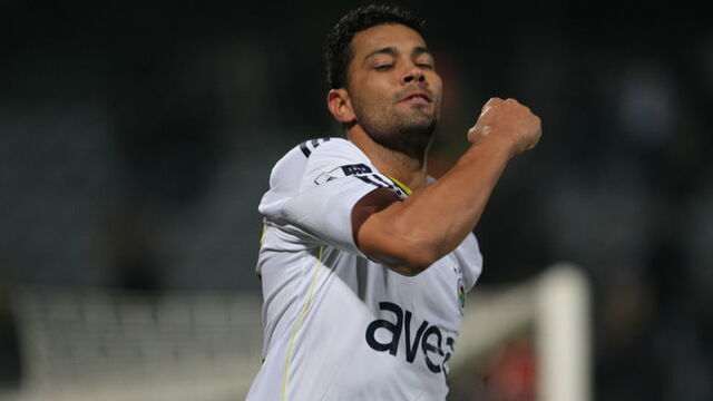 Andre Santos geri dönüyor!