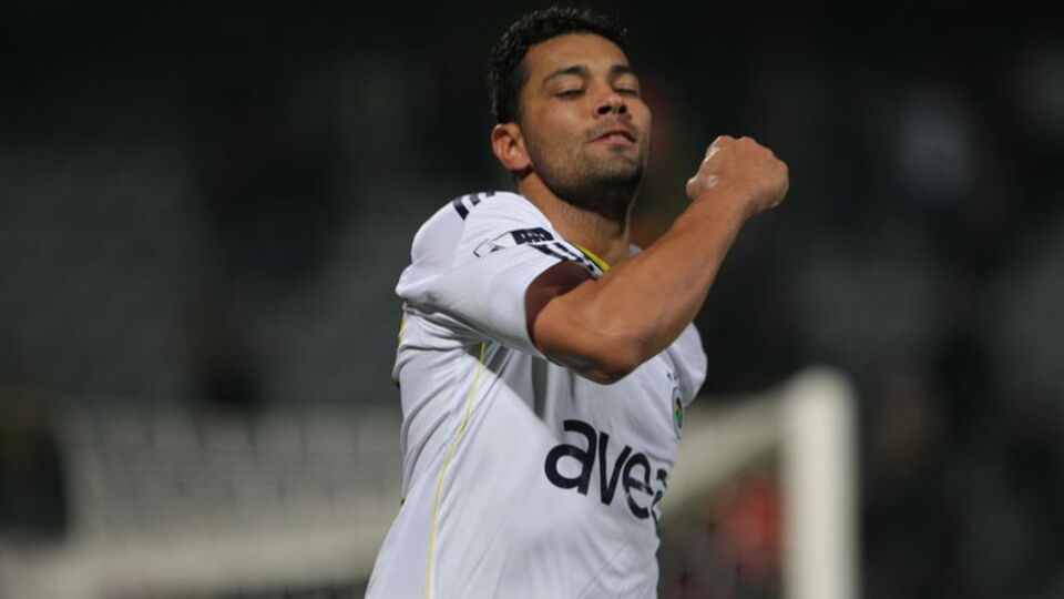 Andre Santos geri dönüyor!