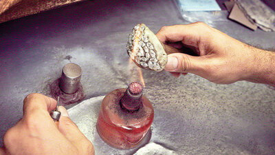 Ünlü gelinlerin ünlü mücevhercisi