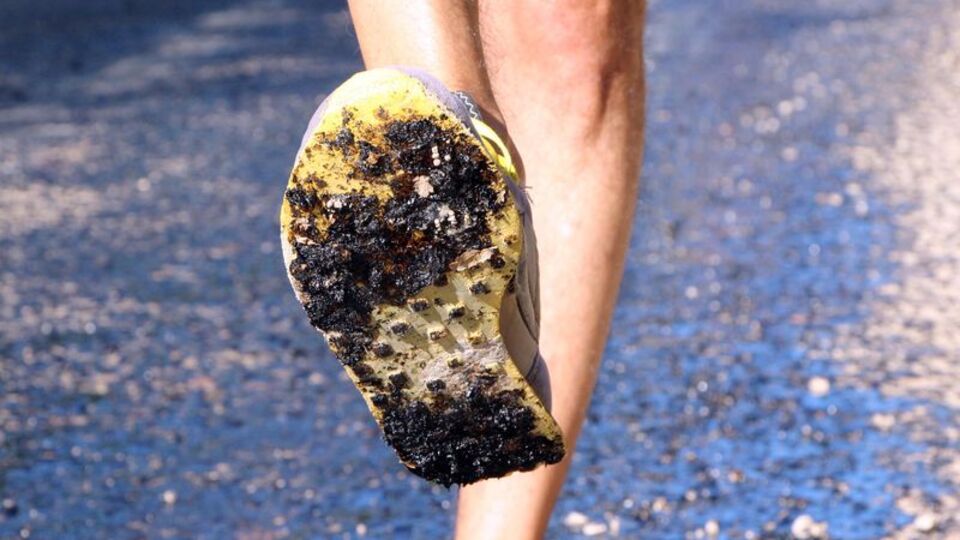 Aşırı sıcak asfalt eritti