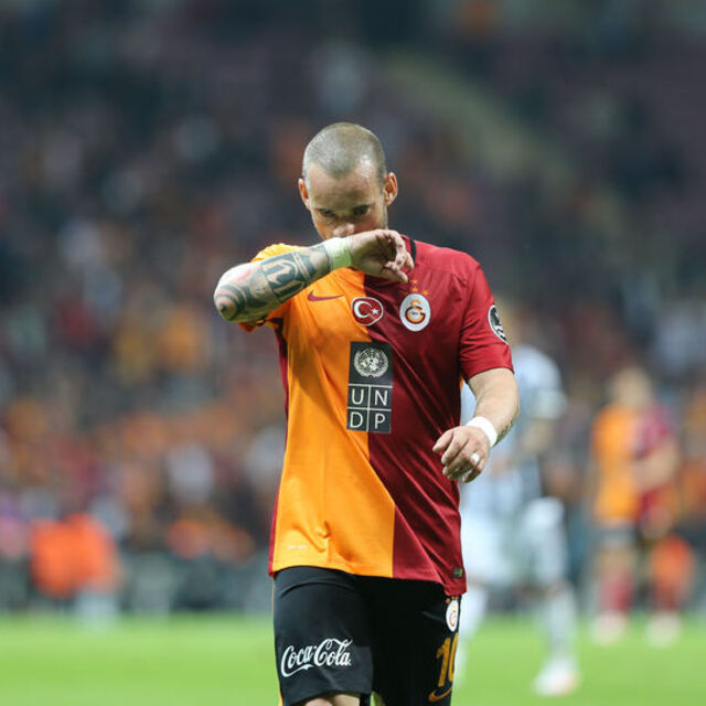 Sneijder ayrılıyor mu?