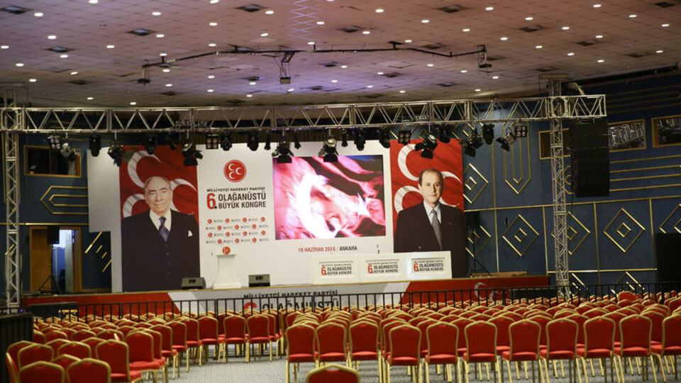 Muhalefetin genel başkansız tüzük kurultayı!