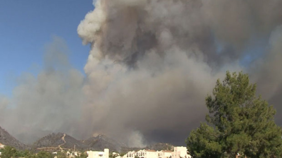 Güney Kıbrıs'ta hektarlarca alan yandı