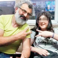 9 yıldır aradığı kızına böyle kavuştu