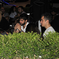 Flaşlar patladı sohbet yarım kalmadı