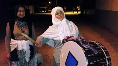 O köyde ramazan davulcusu bir kadın!