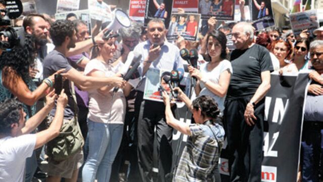 Özgür Gündem önünde tutuklamaya tepki