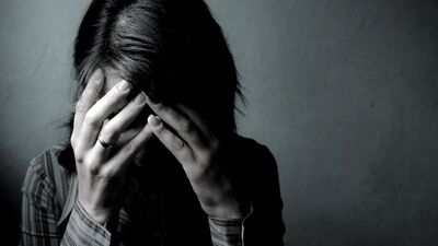 Her şeyi deniyoruz ama mutlu olamıyoruz!