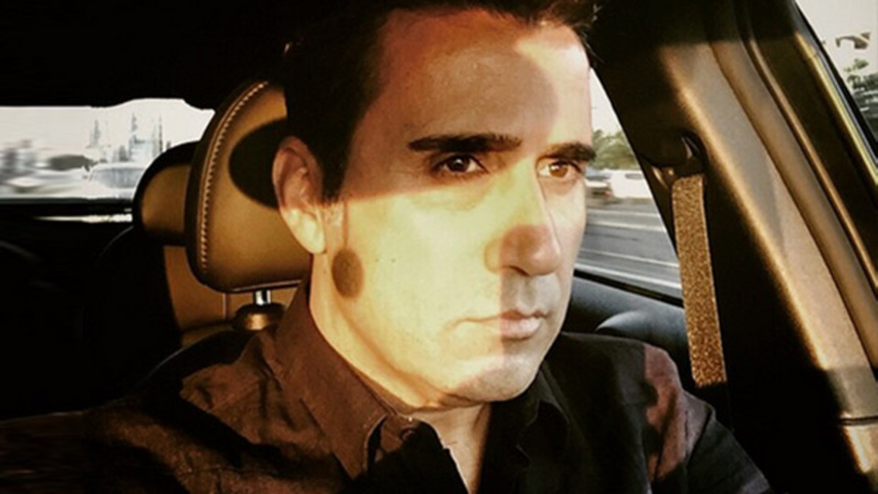 Emrah hastaneyi birbirine kattı!