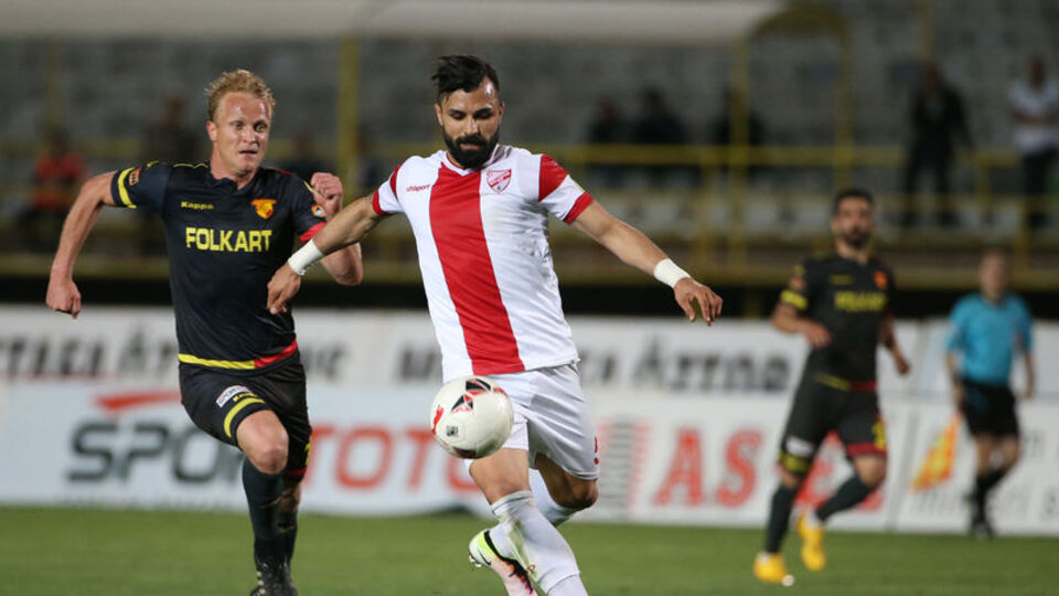 Sivas'tan defansa takviye!