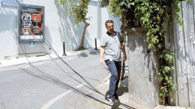 Levent'te vatandaşın kabloyla imtihanı