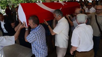 Yaşar Nuri Öztürk son yolculuğuna uğurlandı!