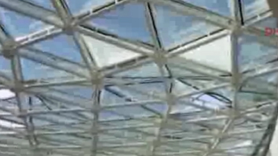 Ankara'da bir AVM'nin çatısı çöktü! Yaralılar var