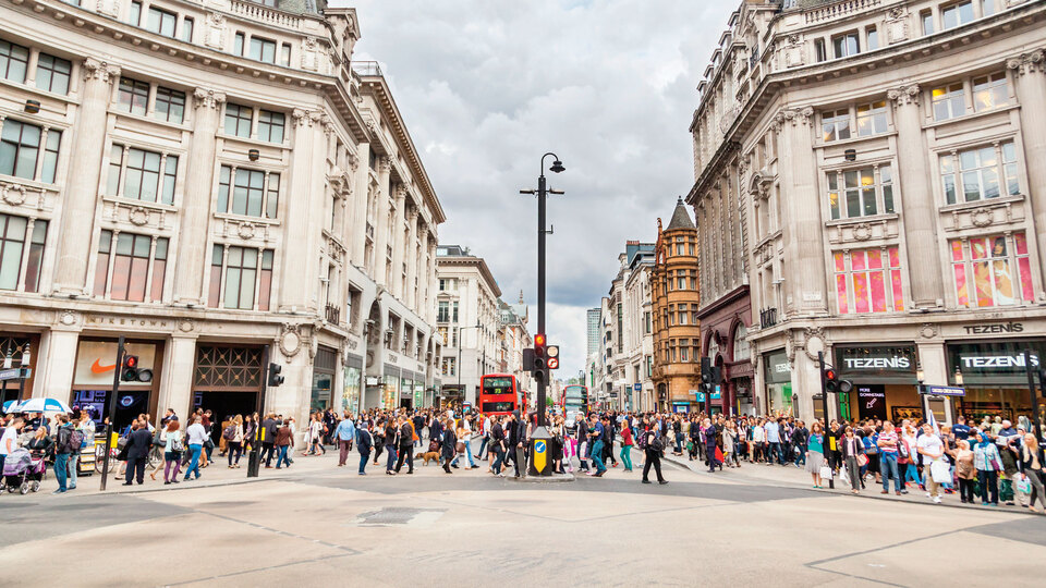 'Macera aramak yerine İngiliz markaları ucuza alın'