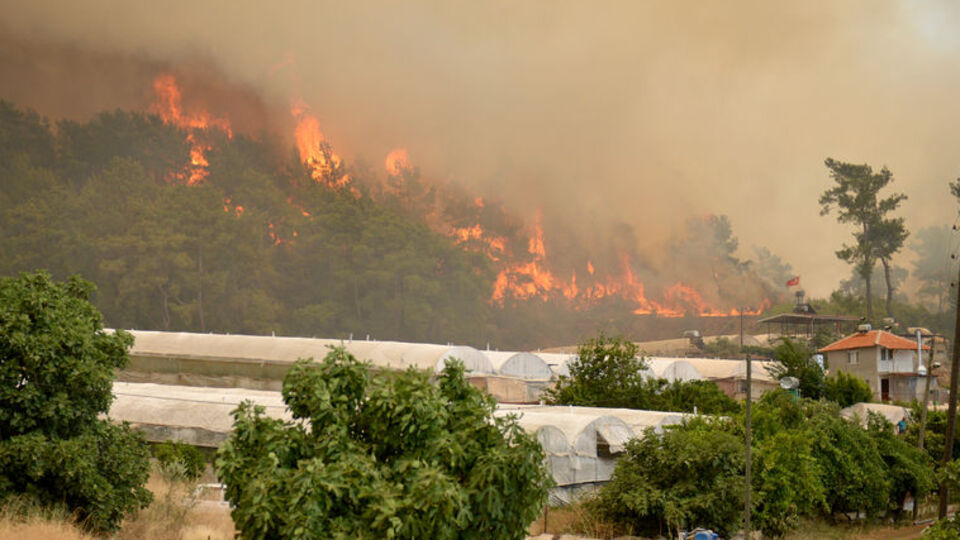 Kumluca'da söndü, Adrasan'da başladı, Olimpos boşaltılıyor!