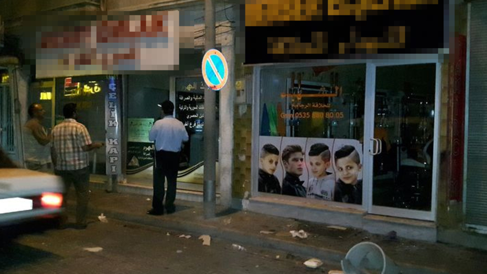 Suriyeli grupla esnaf birbirine girdi