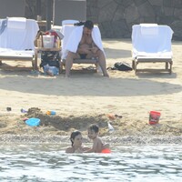 Cem Yılmaz eski eşiyle tatile çıktı