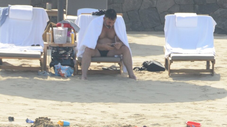 Cem Yılmaz eski eşiyle tatile çıktı