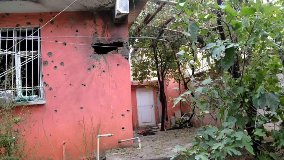 Ambulans yaralı polisi almadan gitmiş!