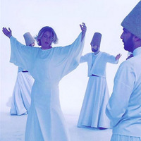 Semazen oldu, eleştiri yağdı