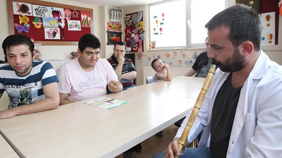 Otistik çocuklara ney sesiyle terapi
