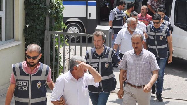 Paralel soruşturmasında 8 kişi serbest