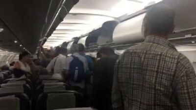 Atatürk Havalimanı: Yolcular uçakta beklerken kaptandan anons geldi!