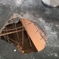 Patlamanın şiddetiyle beton delindi!