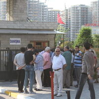 Adli Tıp önünde bekleyiş sürüyor