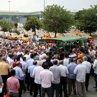 100 dolara yolcu taşıdıkları iddialarına taksicilerden sert tepki