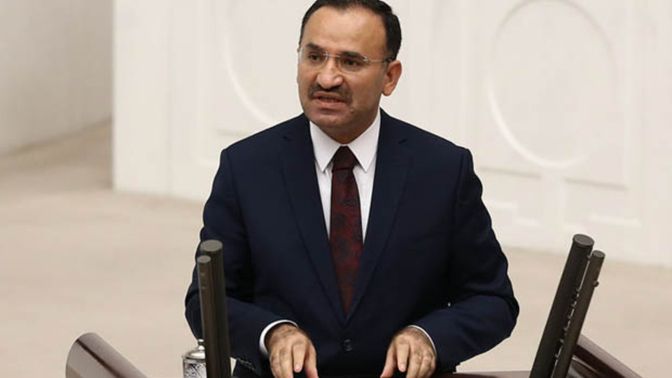 Bozdağ: Fransa'dakilere başka Türkiye'dekilere başka