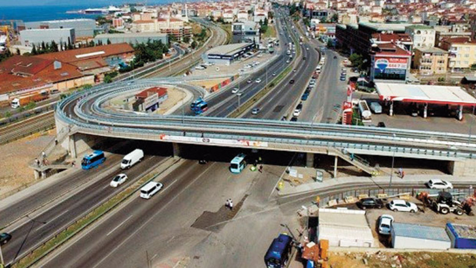 Esenyalı kavşağı açıldı