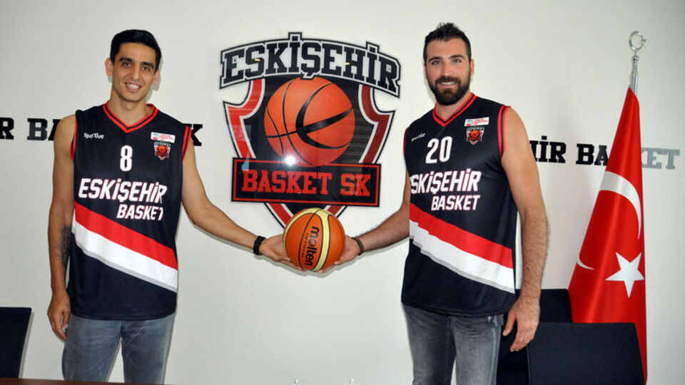 Eskişehir Basket'te çifte imza!