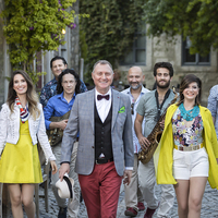 Sezen hemşehrilerine destek çıktı