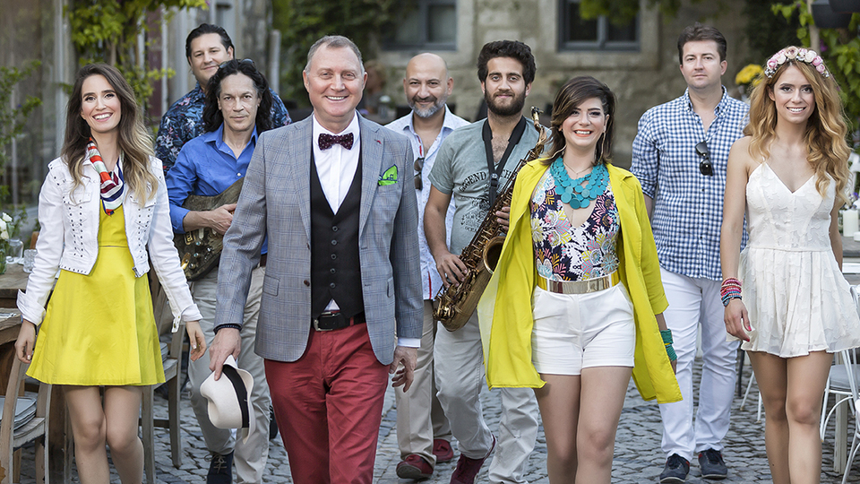 Sezen hemşehrilerine destek çıktı