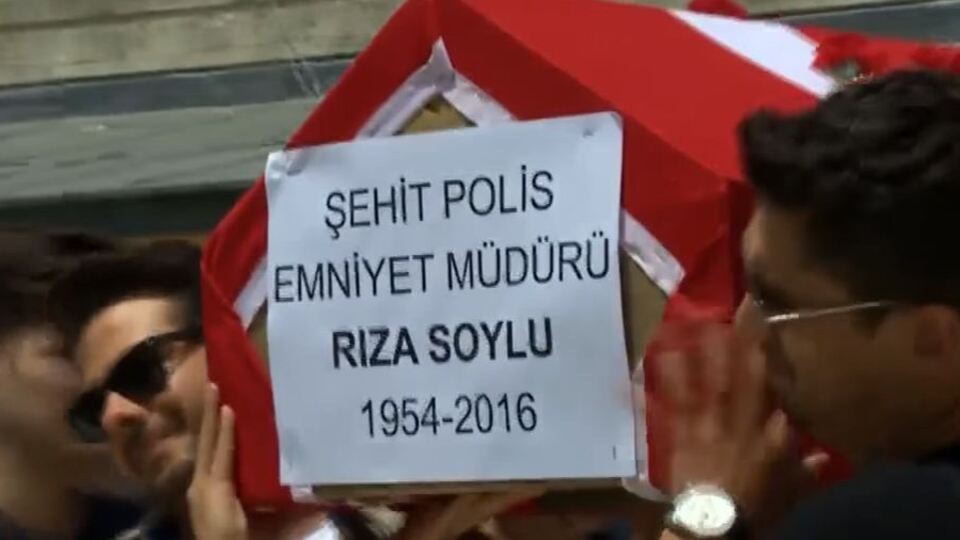 Arka Sokaklar sezon finali yaptı