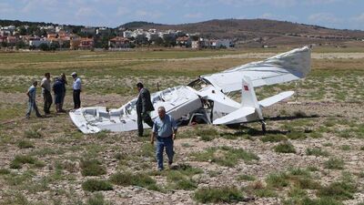 Eğitim uçağının düştüğü yerde inceleme